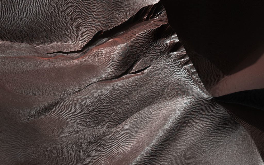 Photo de coulées dans les dunes sur Mars