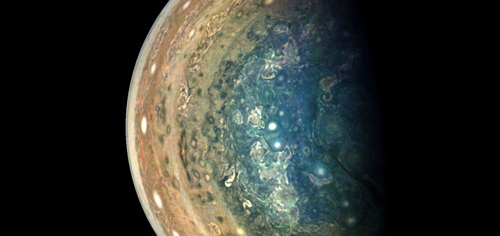 Photo du pole sud de Jupiter par Juno de la NASA