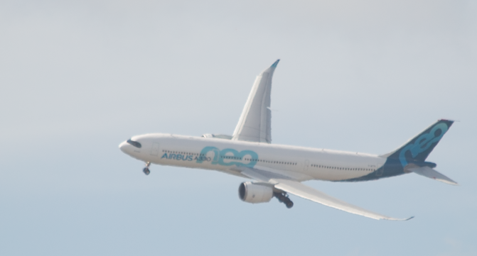 Airbus A330 neo en début de virage